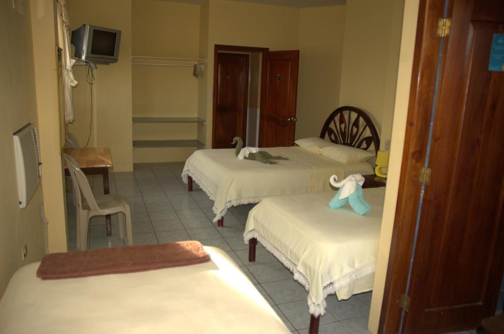 Hostal La Isla Del Descanso ปวยร์โต วิลยามิล ภายนอก รูปภาพ