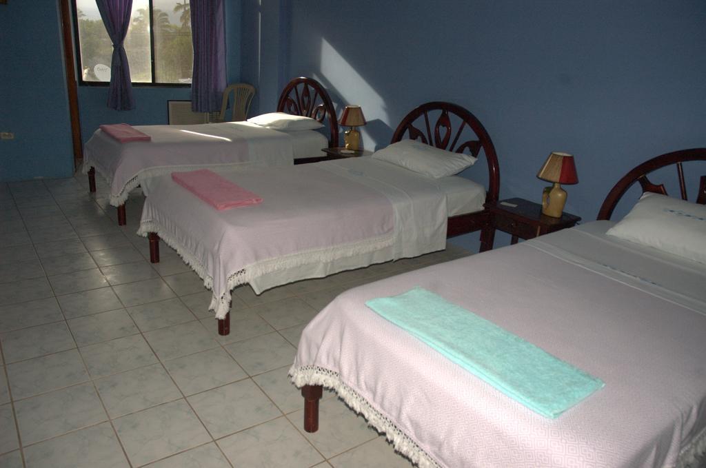 Hostal La Isla Del Descanso ปวยร์โต วิลยามิล ภายนอก รูปภาพ