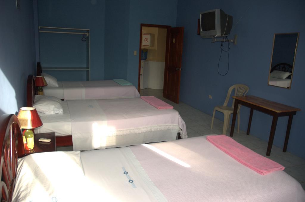 Hostal La Isla Del Descanso ปวยร์โต วิลยามิล ภายนอก รูปภาพ
