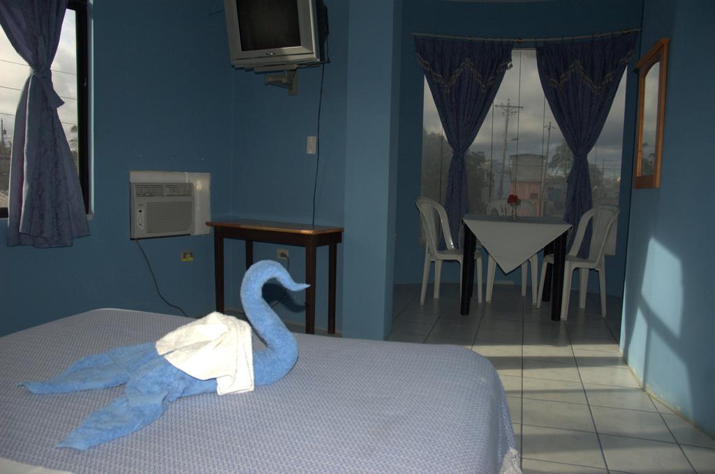 Hostal La Isla Del Descanso ปวยร์โต วิลยามิล ภายนอก รูปภาพ