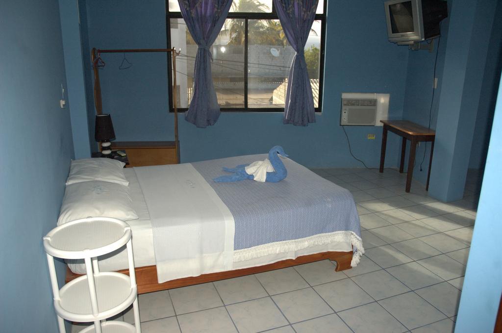 Hostal La Isla Del Descanso ปวยร์โต วิลยามิล ภายนอก รูปภาพ