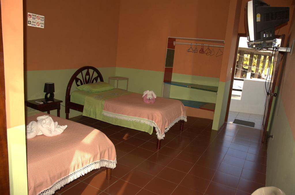 Hostal La Isla Del Descanso ปวยร์โต วิลยามิล ภายนอก รูปภาพ