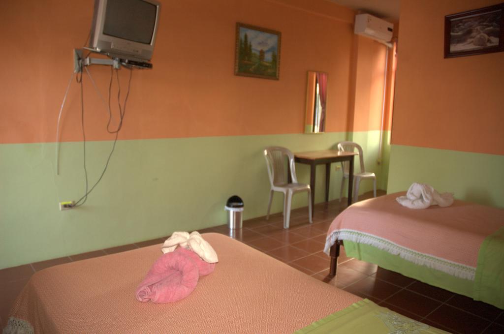 Hostal La Isla Del Descanso ปวยร์โต วิลยามิล ภายนอก รูปภาพ