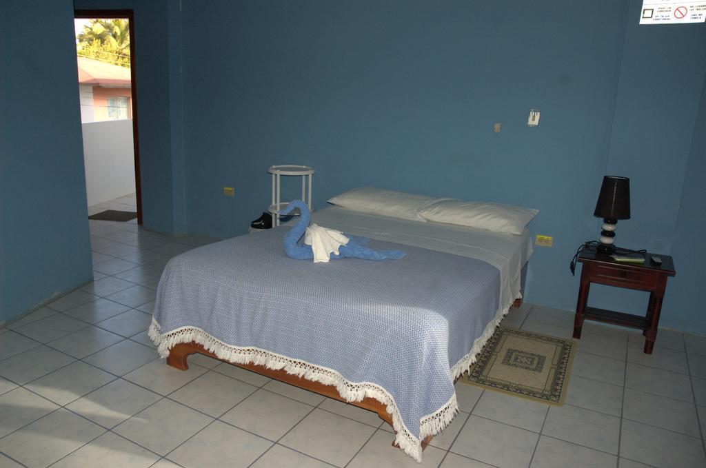 Hostal La Isla Del Descanso ปวยร์โต วิลยามิล ภายนอก รูปภาพ