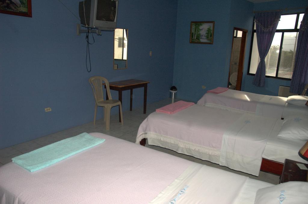 Hostal La Isla Del Descanso ปวยร์โต วิลยามิล ภายนอก รูปภาพ