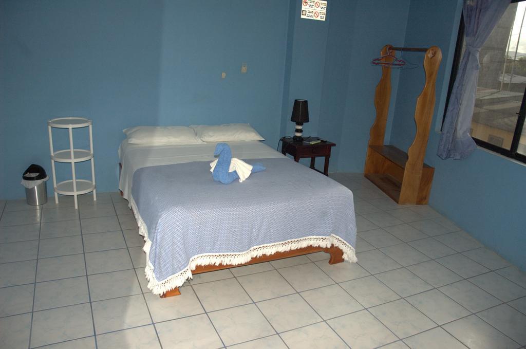 Hostal La Isla Del Descanso ปวยร์โต วิลยามิล ภายนอก รูปภาพ