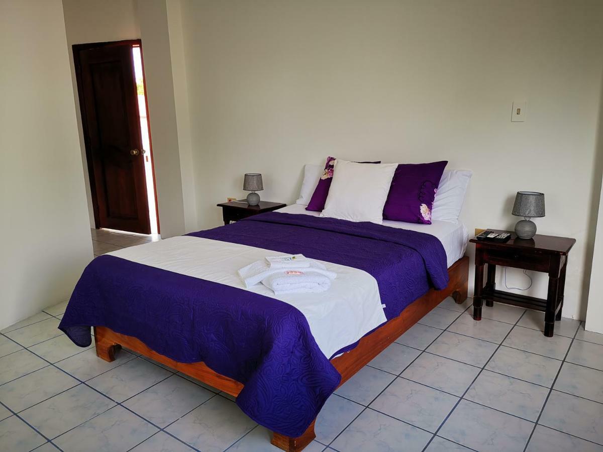 Hostal La Isla Del Descanso ปวยร์โต วิลยามิล ภายนอก รูปภาพ