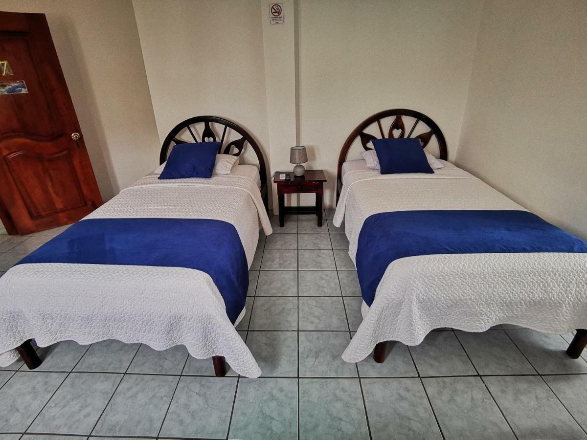 Hostal La Isla Del Descanso ปวยร์โต วิลยามิล ภายนอก รูปภาพ